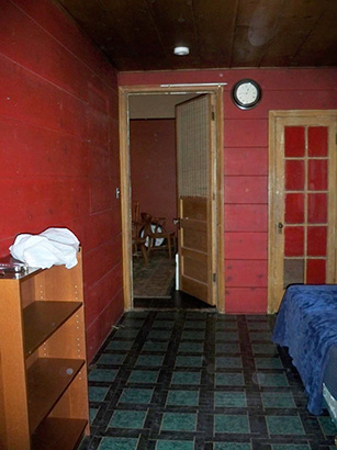 cabin_room-looking_west