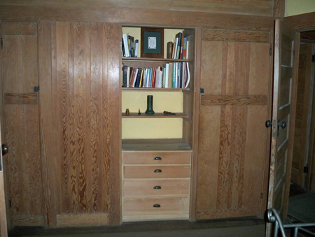 2175_Cambridge_bed_closet